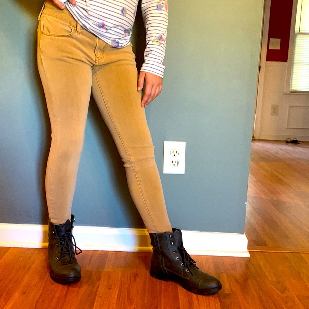 American Eagle; Good condition